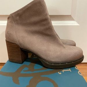 OTBT Montana boots, size 9M. EUC